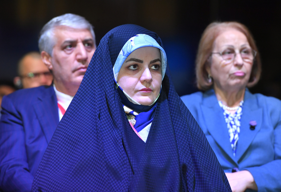 Pezeşkianın qızı Bakıya gəldi