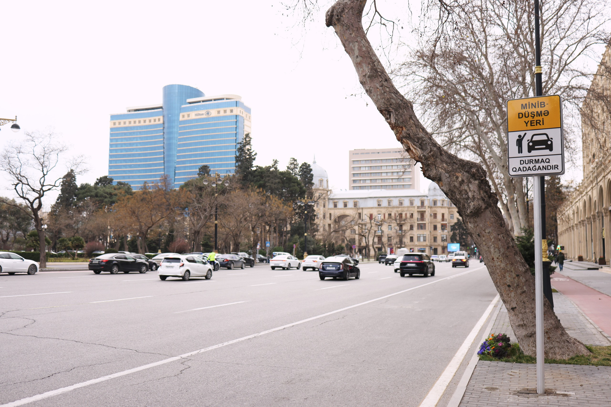 Avtobus zolaqlarında yeni minib-düşmə yerləri yaradıldı