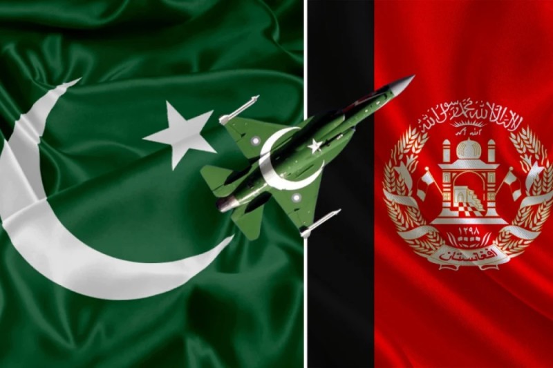 Pakistan Əfqanıstana 