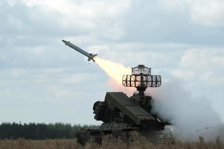 Paytaxta istiqamətlənən 250 dron vuruldu