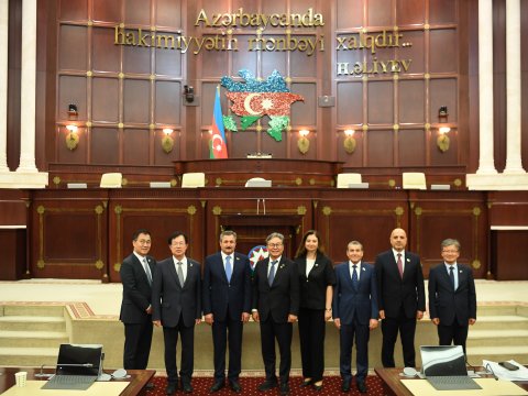 Milli Məclisdə koreyalı parlamentarilər ilə görüş keçirilib