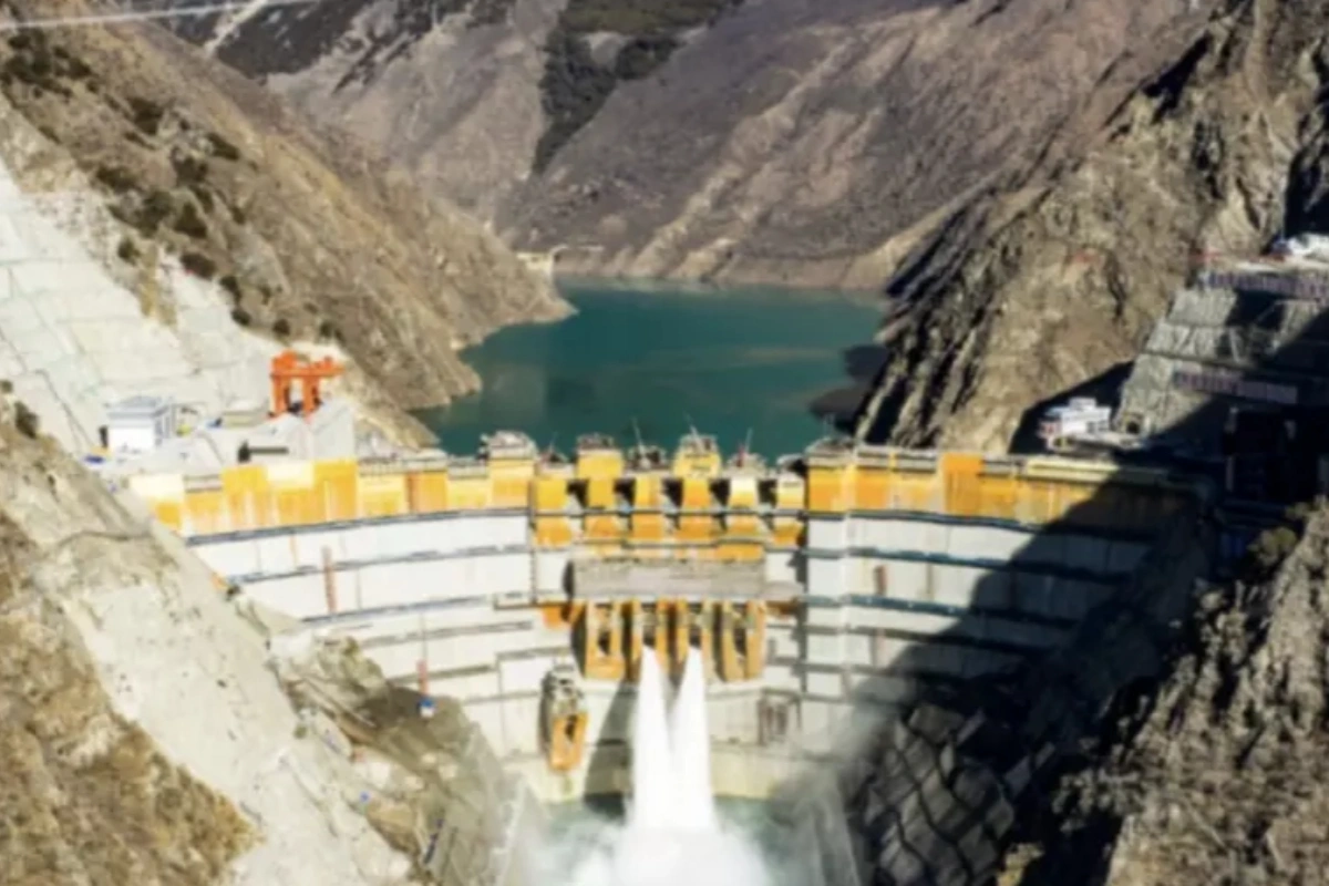 Çində ən yüksək su elektrik stansiyasının ilk turbinləri işə salındı