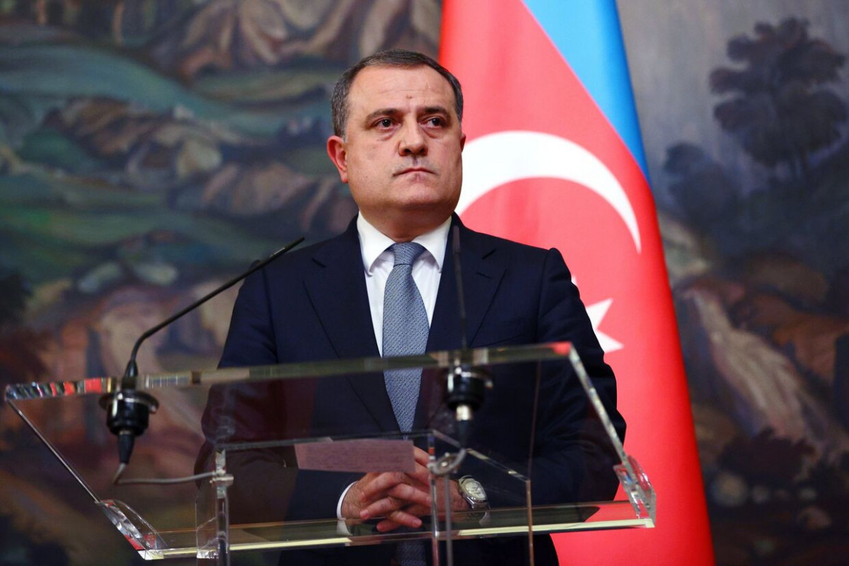 Ceyhun Bayramov Macarıstana səfərə yola düşüb