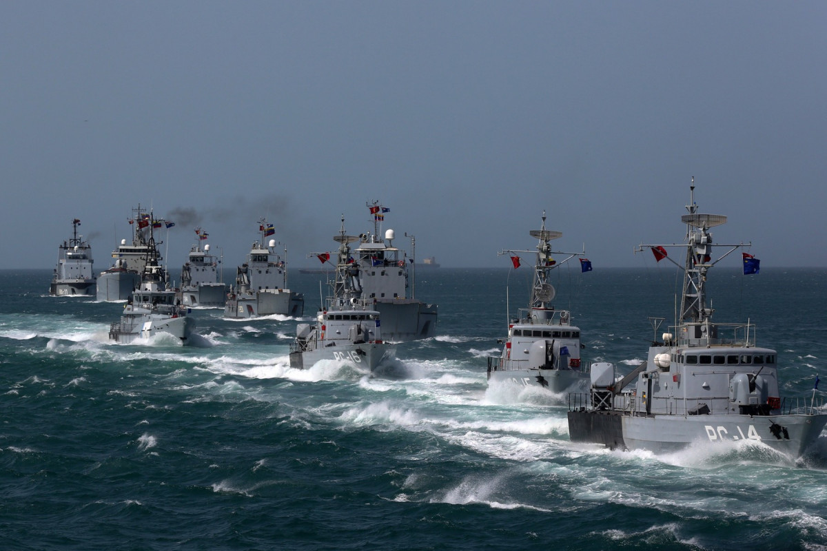 Trampın hədələri fonunda Venesuela hərbi gəmiləri dənizə çıxarıb