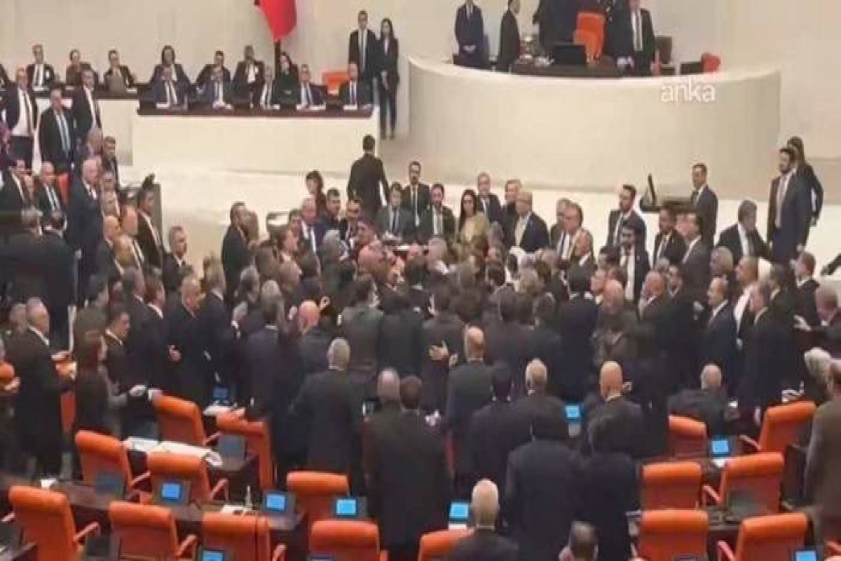 Türkiyə Böyük Millət Məclisində dava düşüb