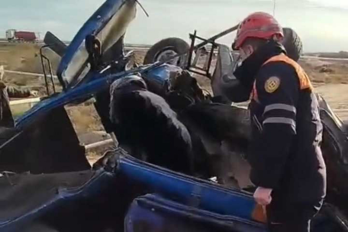 Qaradağda avtobuslar toqquşub, 2 nəfər ölüb, 11 nəfər xəsarət alıb - YENİLƏNİB-2