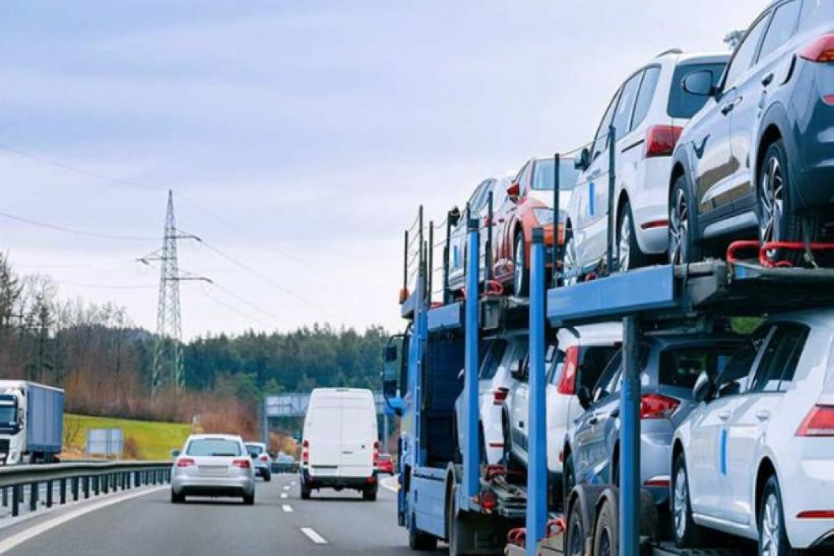 Azərbaycana idxal olunan köhnə minik avtomobilləri üçün yeni aksiz dərəcəsi tətbiq olunacaq