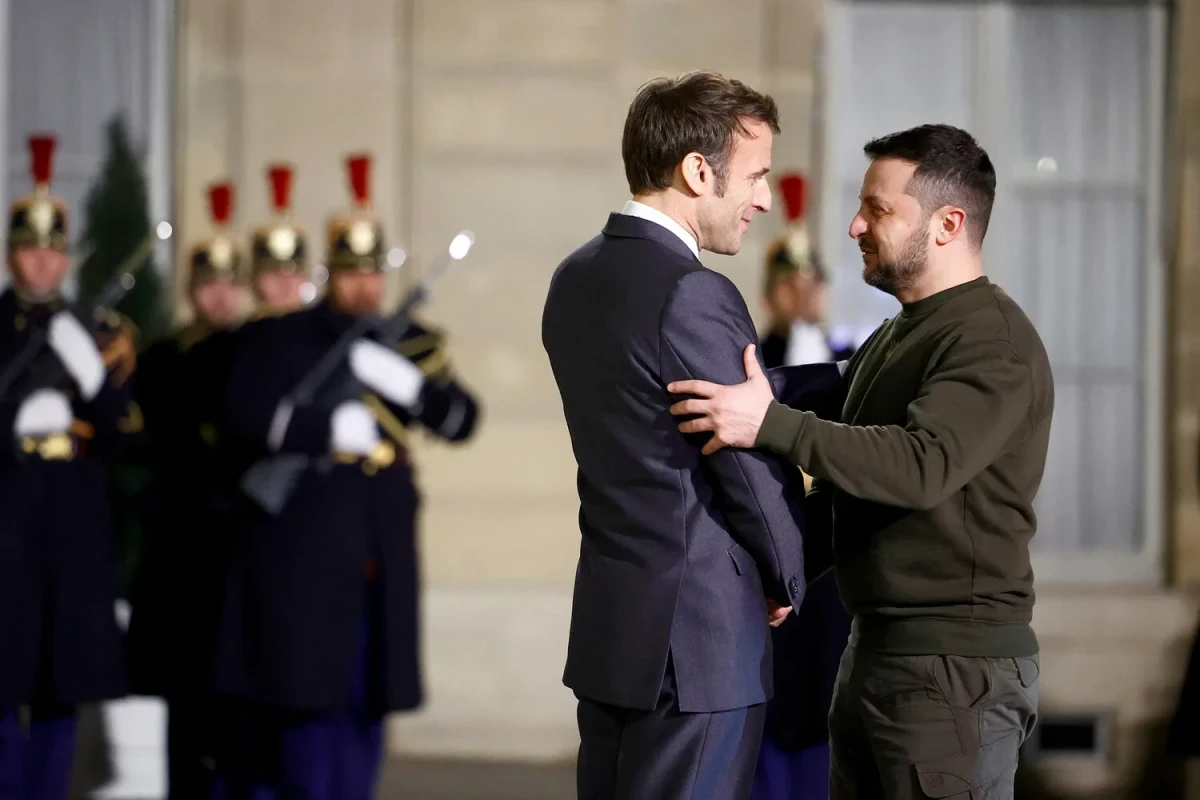 Makron Kiyevin Ukrayna Silahlı Qüvvələrinin sayını 800 min nəfər səviyyəsində saxlamaq planını dəstəkləyib