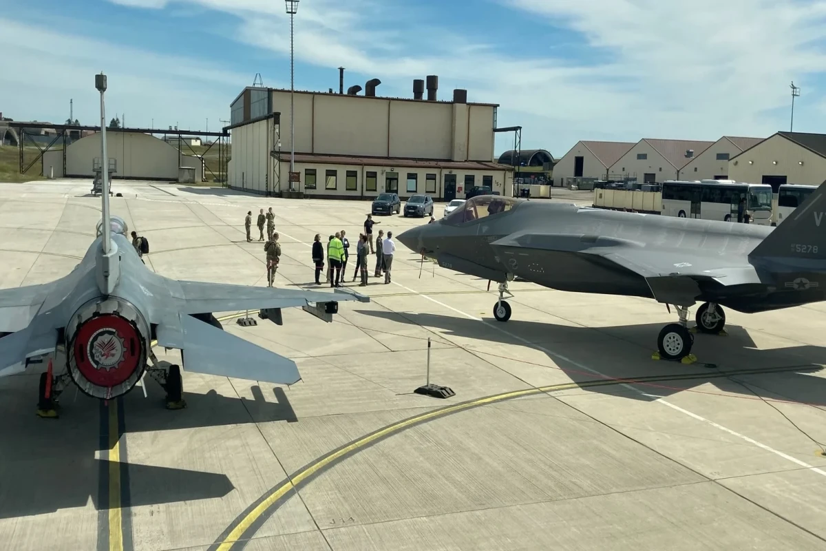 KİV: AB Trampı Qrenlandiyaya görə ABŞ bazalarını bağlamaqla hədələyə bilər