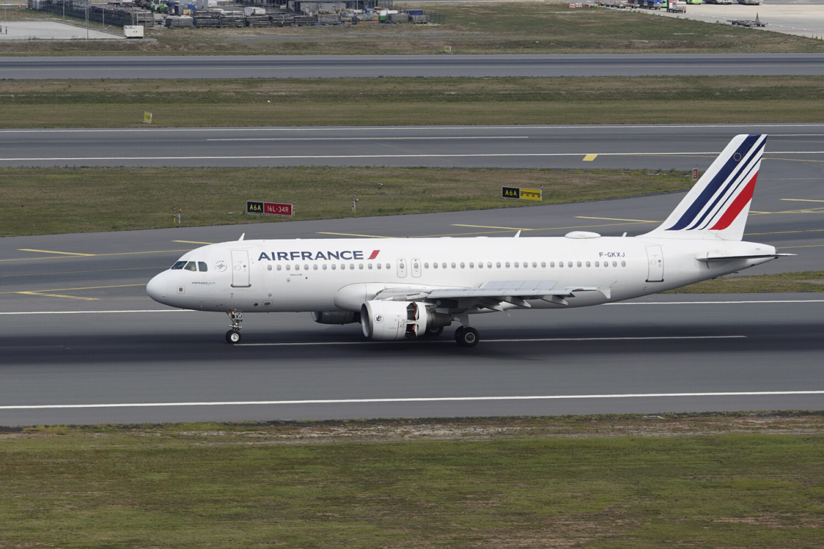 Niderland və Fransanın 2 aviaşirkəti Yaxın Şərq üzərindən uçuşları dayandırıb