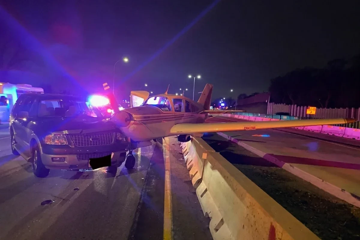 ABŞ-da təyyarə avtomobil yoluna məcburi eniş edib: xəsarət alanlar var