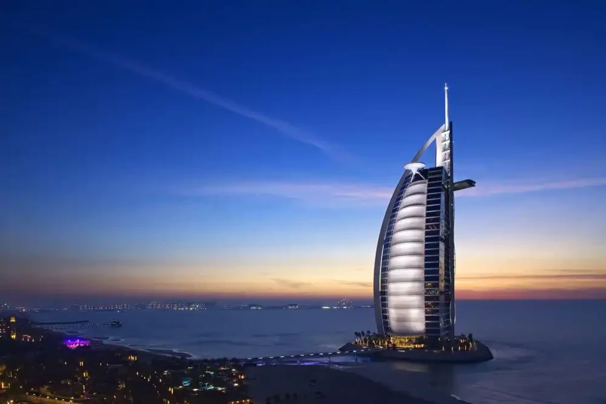 İran PUA-sı Dubaydakı “Burj Al Arab” otelini vurub