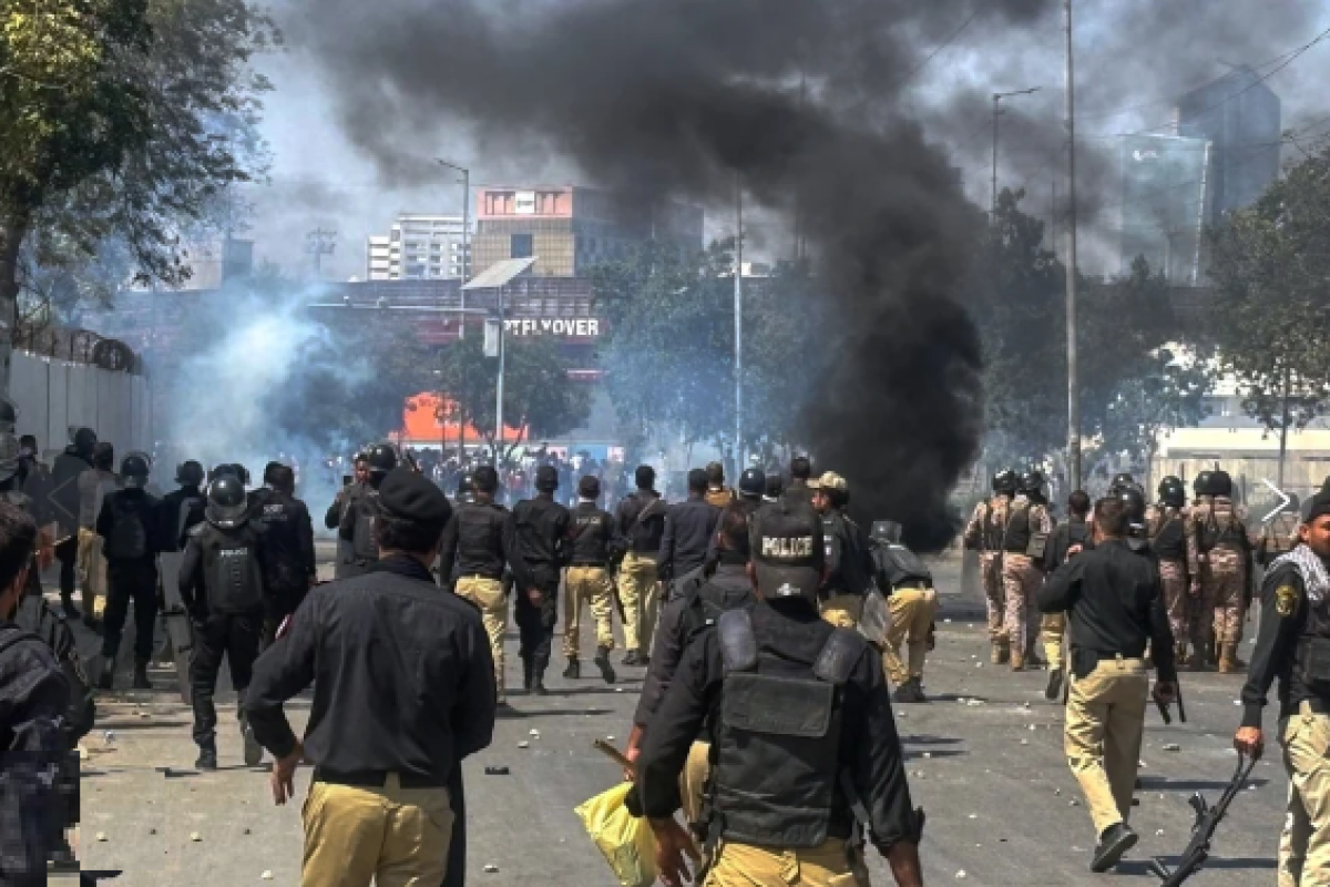 ABŞ Lahor və Kəraçidəki diplomatlarını Pakistandan çıxarır