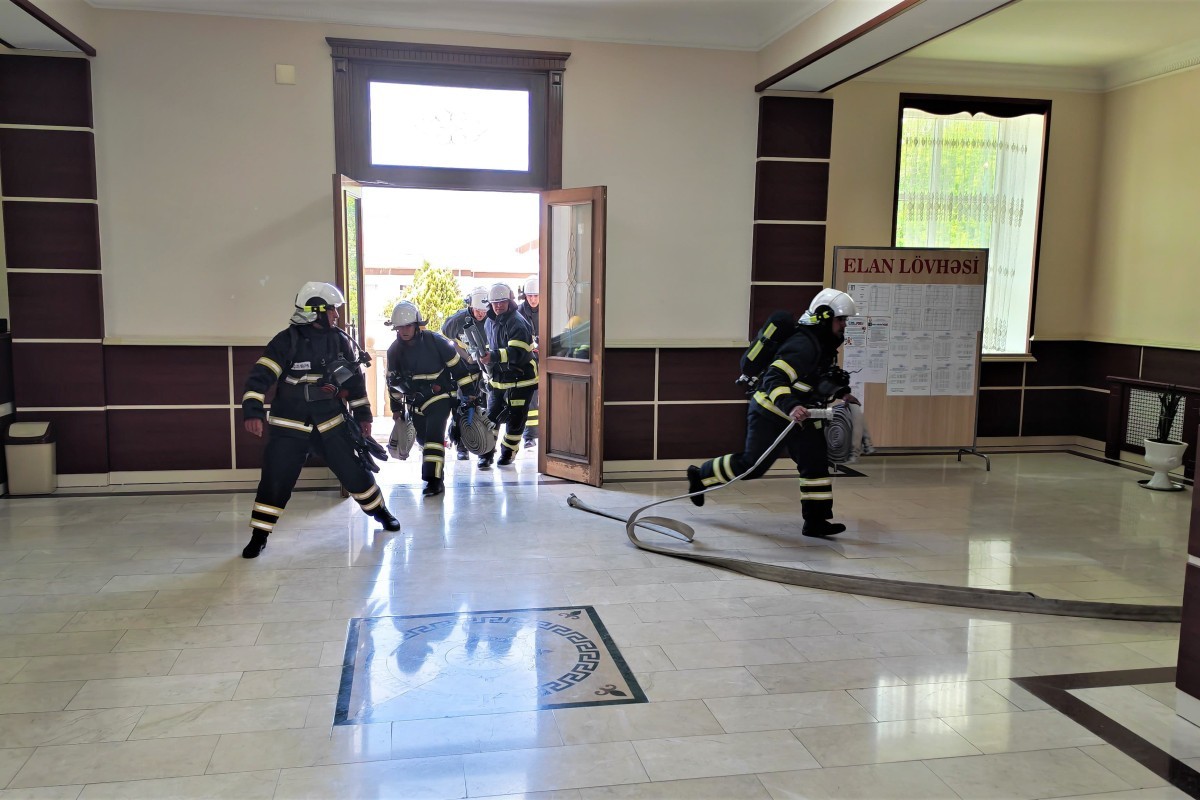 FHN Naxçıvan Tibb Kollecində fövqəladə hallarda davranış qaydaları barədə tədbir keçirib