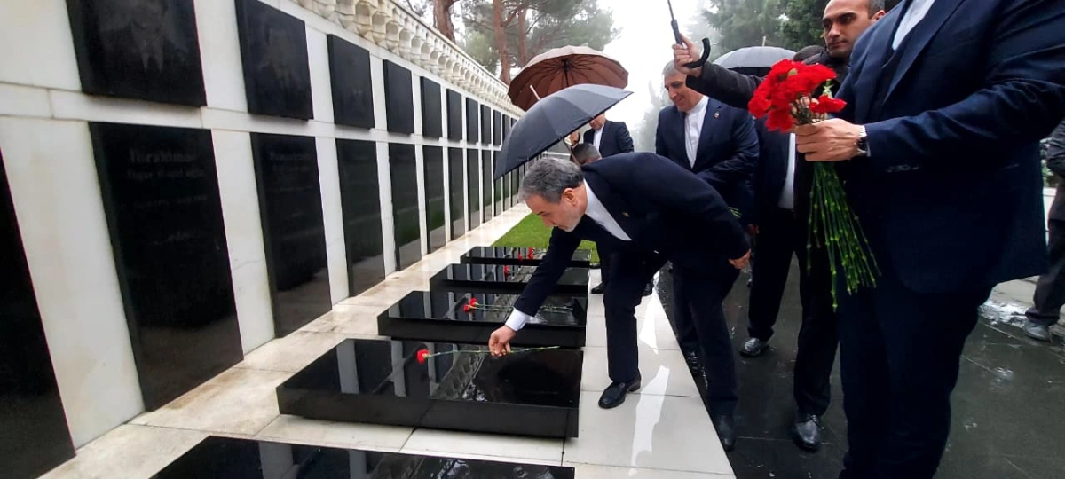 Seyid Abbas Əraqçı Şəhidlər xiyabanını ziyarət edib