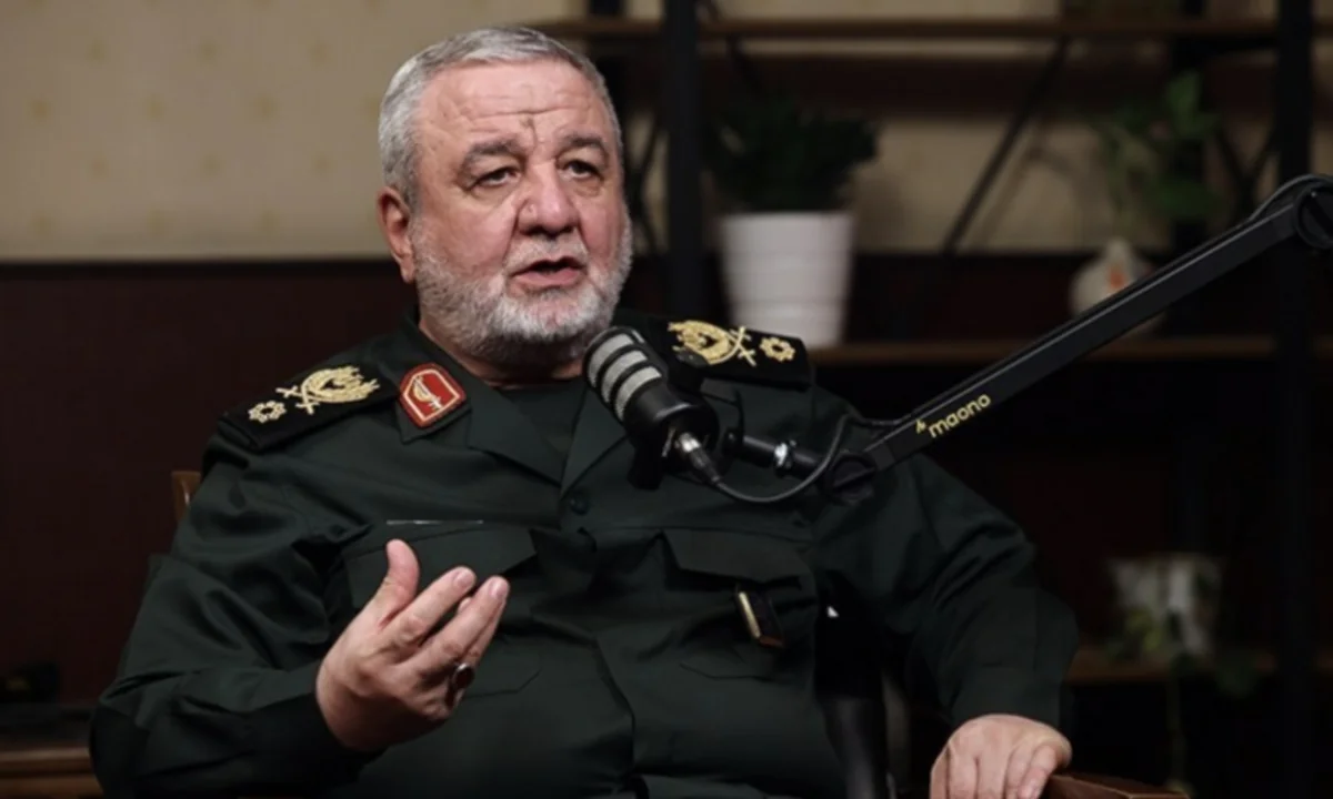 İran Hörmüz boğazından keçən bütün gəmiləri vuracağını bəyan etdi