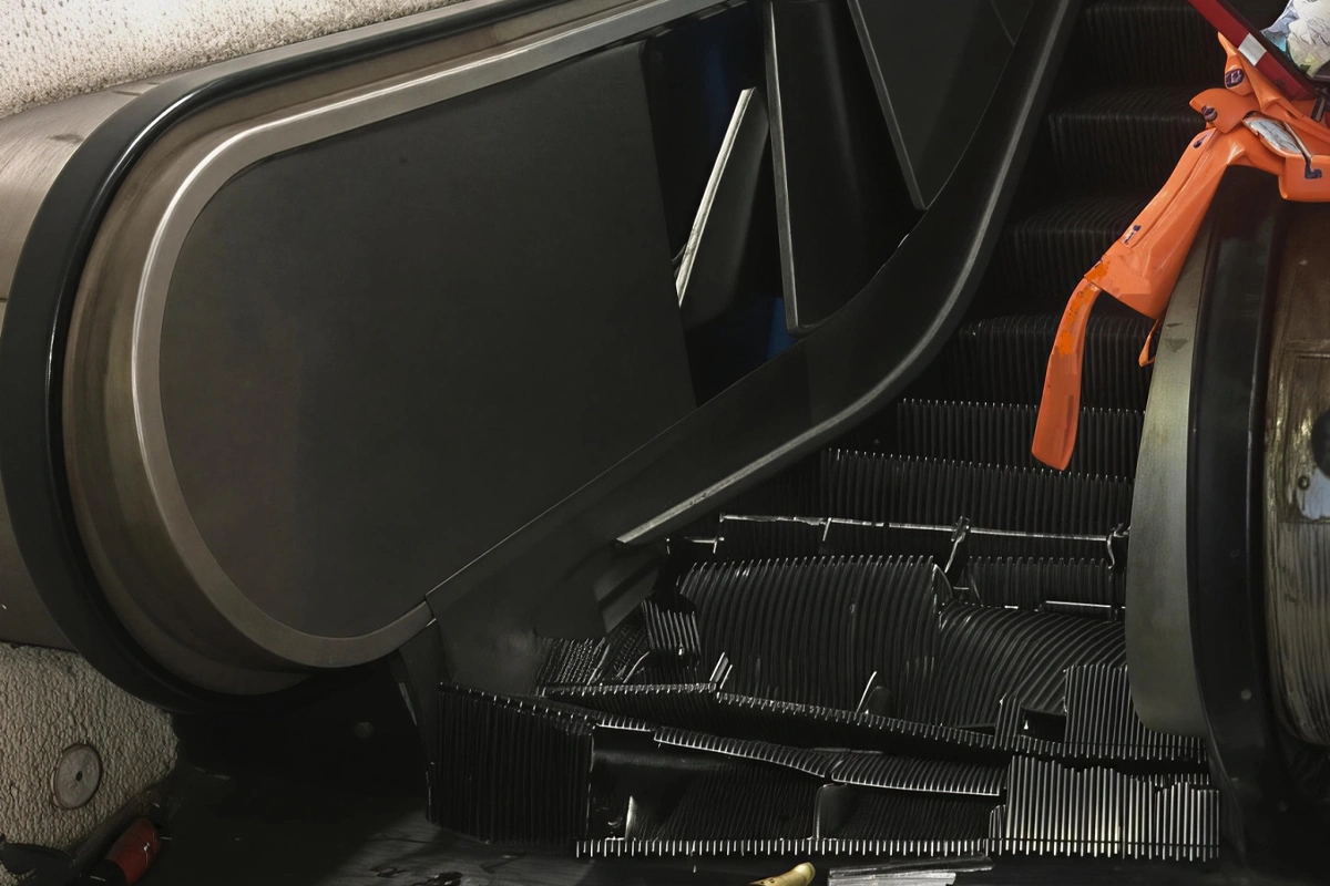 Sahə rəisindən eskalatorun qırılmasına REAKSİYA: 