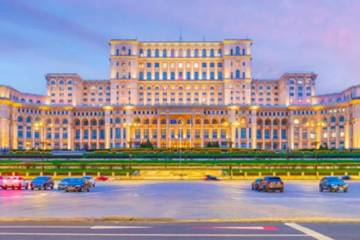 Dünyanın ən ağır binası hər il altı mm dərinə gedir