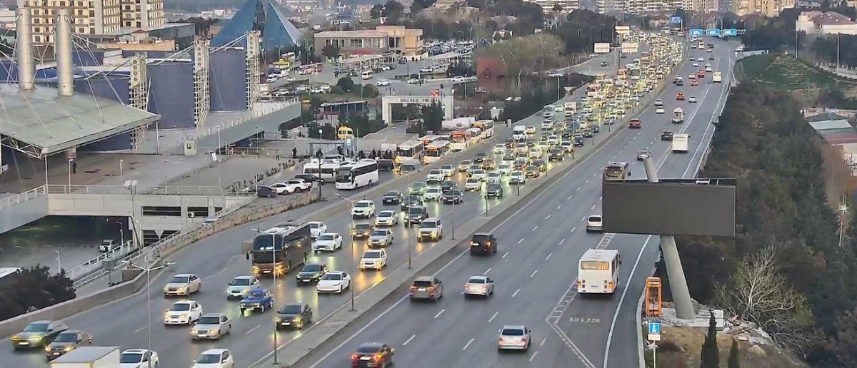 Paytaxtın bəzi küçələrində sıxlıq müşahidə olunur - 30.12.2025