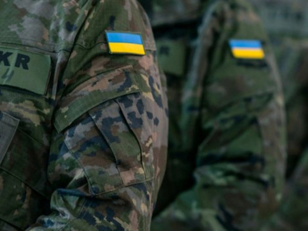 Zelenski 60 yaşdan yuxarı kişilərin hərbi xidmətə qəbulu haqqında fərman imzaladı