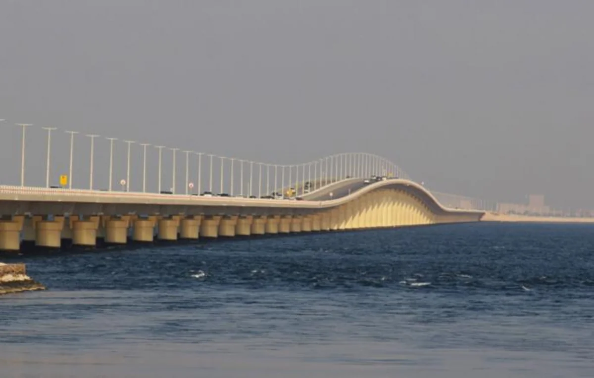 İran Bəhreyn və Səudiyyə Ərəbistanını birləşdirən körpünü vurdu