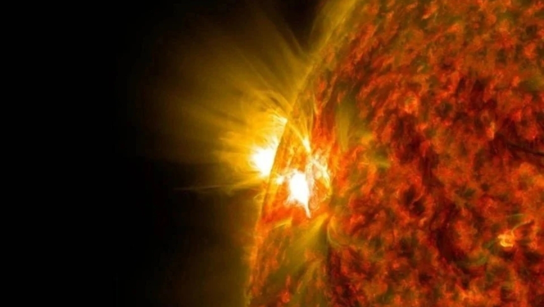 Günəşdə qəfildən qütb tac dəlikləri görünməyə başlayıb