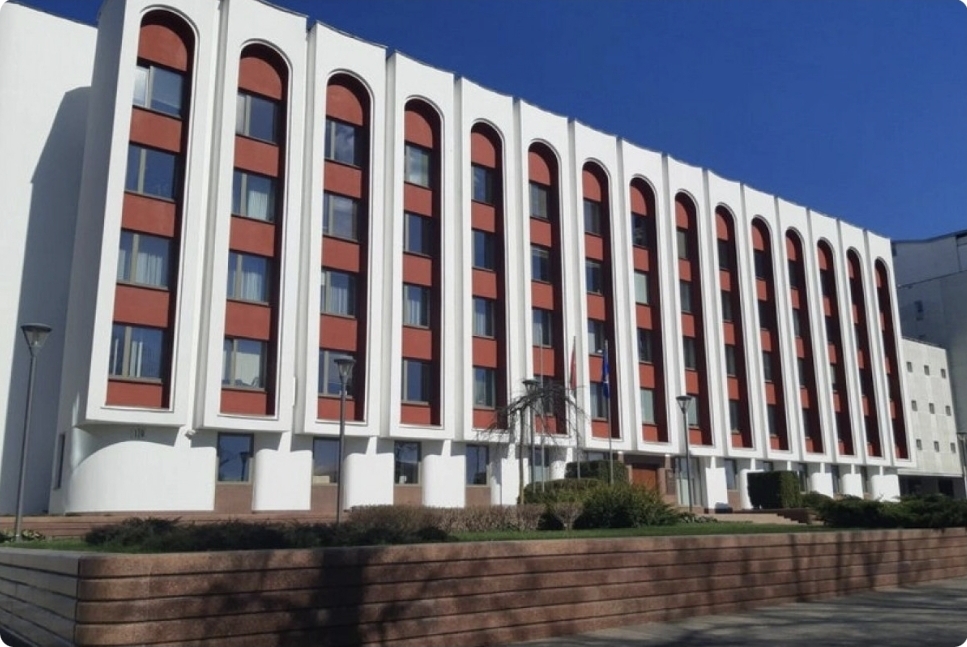 Belarus Çexiya diplomatını ölkədən çıxarır