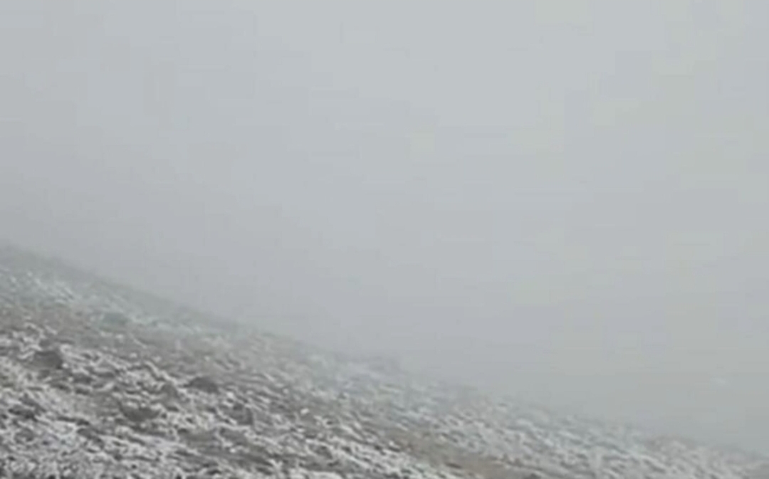 Lerikin ucqar dağ kəndinə qar yağdı