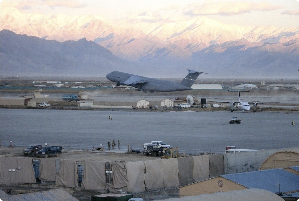 Əfqanıstanın Baqram aviabazasının yaxınlığında partlayış olub