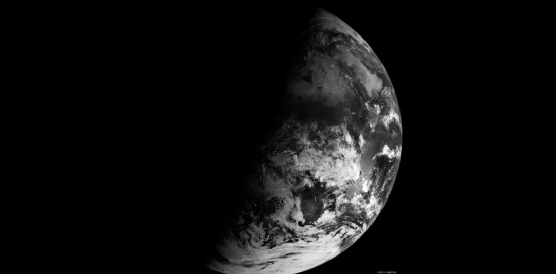 Yer getdikcə qaranlıqlaşır: Alimlər səbəbini açıqladılar