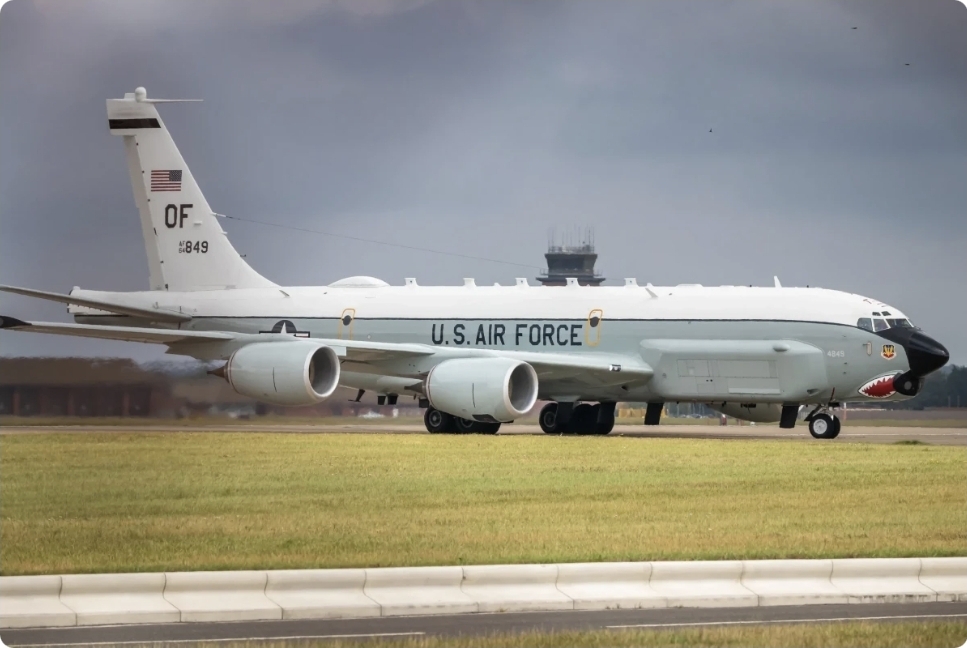 KİV: ABŞ-ın məxfi kəşfiyyat təyyarəsi Rusiyaya yaxın hava məkanında dövrə vurub