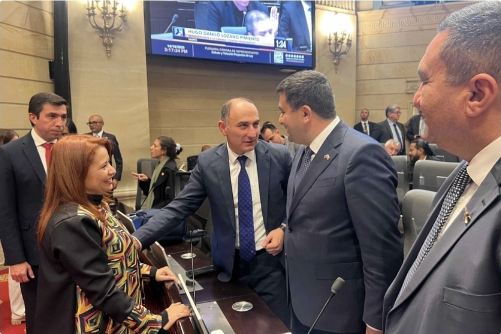 Milli Məclisin üzvləri Kolumbiyada parlament rəsmiləri ilə görüşüblər