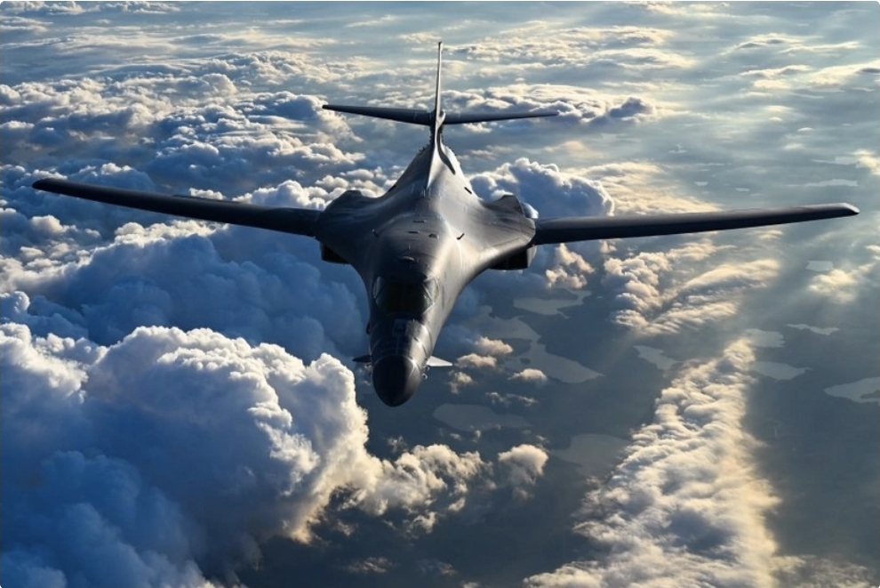 ABŞ-nin bombardmançı təyyarələri yenidən Venesuela sahillərində uçuş həyata keçirib