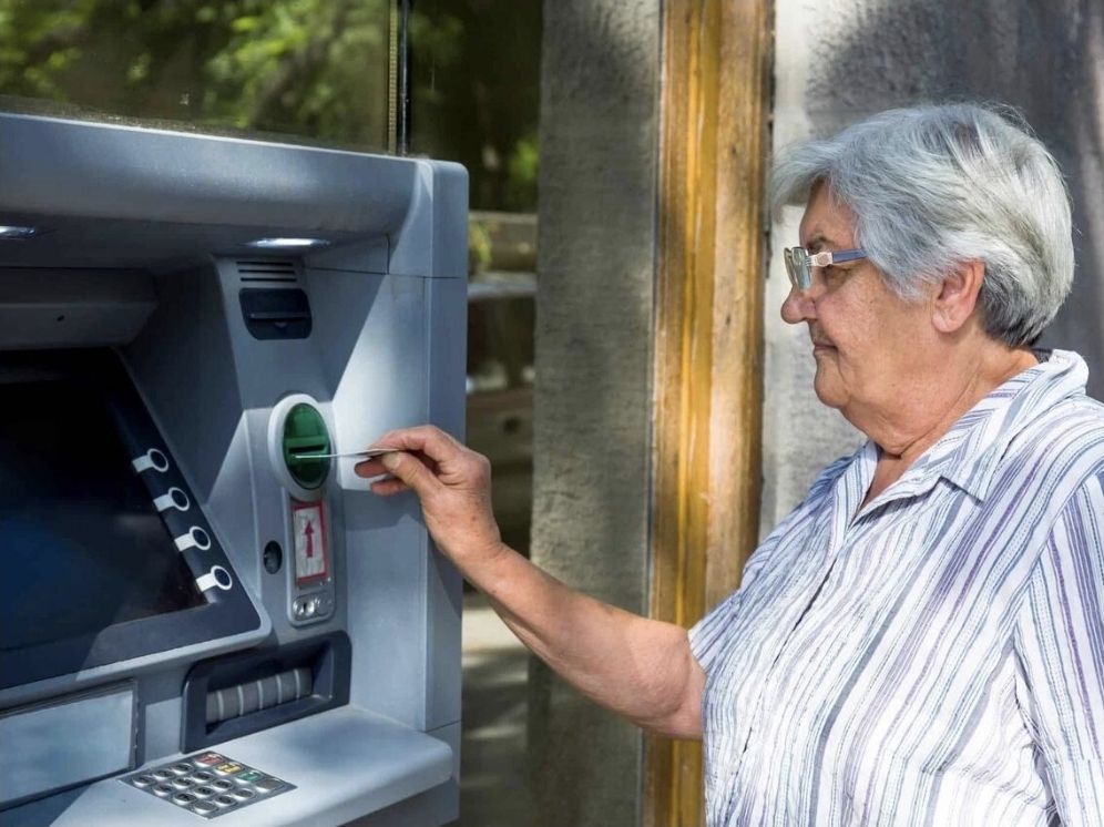 Həmin şəxslərin pensiyası dayandırılır