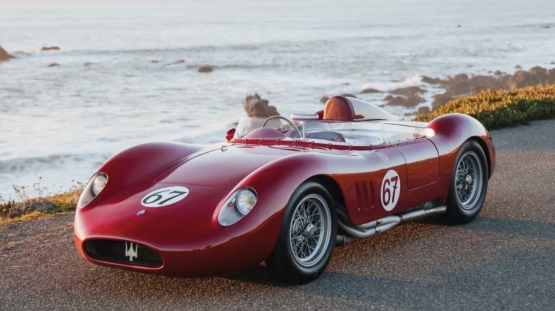 Nadir yarış avtomobili hərraca çıxarılıb