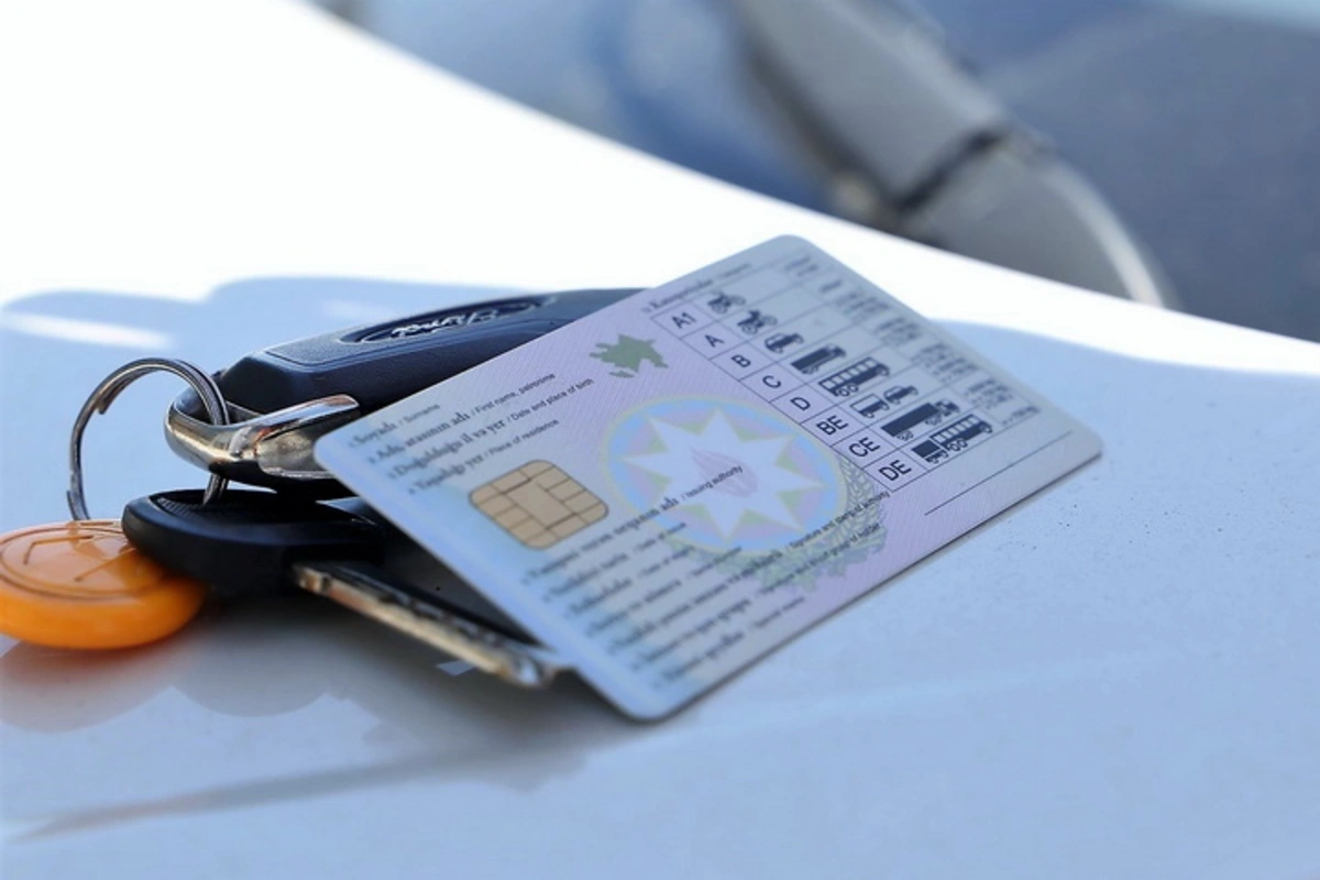 Saxta sürücülük vəsiqəsi istifadə edən şəxs CƏZALANDIRILIB