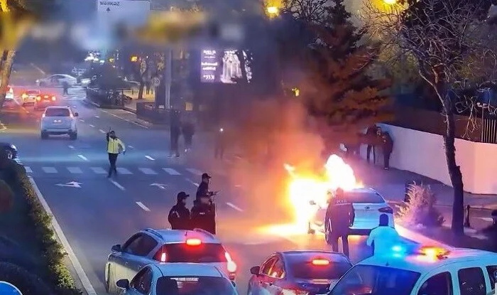 Bakıda ağır qəza: “Toyota” yandı, ölən var