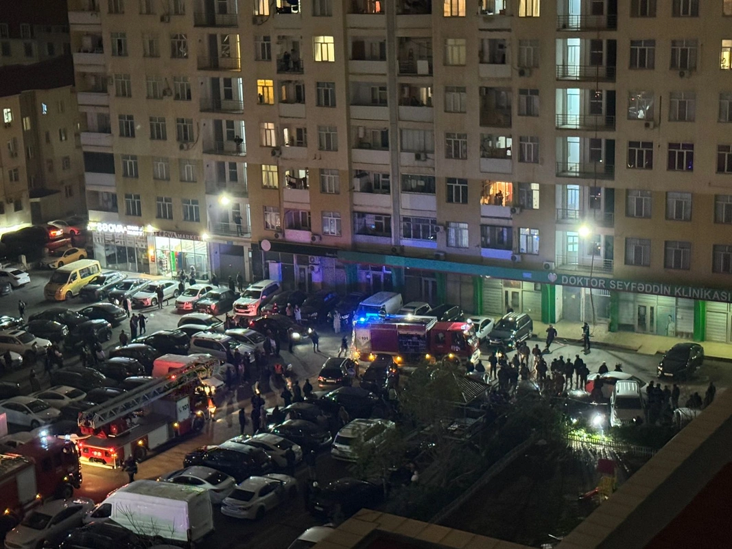 Bakıda yaşayış binasında YANĞIN: Ağır xəsarət alan var