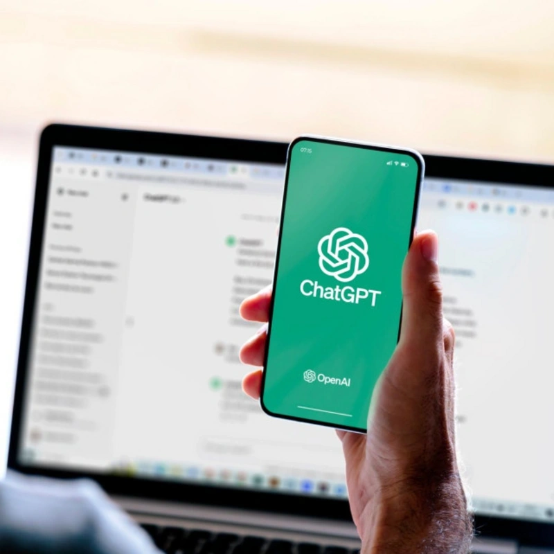 Çatbotlardan müntəzəm istifadə psixoza səbəb olur - XƏBƏRDARLIQ