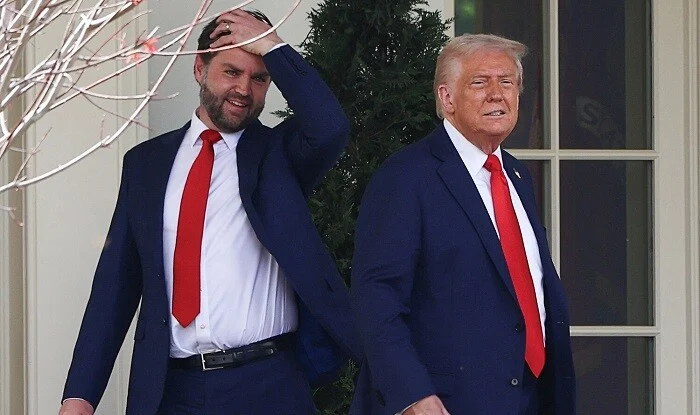 Tramp müharibə elan etdi, Vens də rəhbər oldu