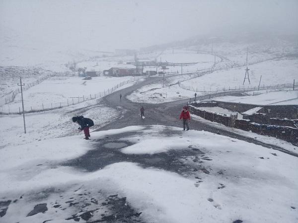 Qubada qarın hündürlüyü 3 metrə çatdı